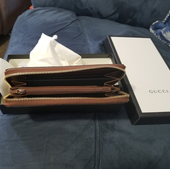 Gucci wristlet - Picture 2 of 3